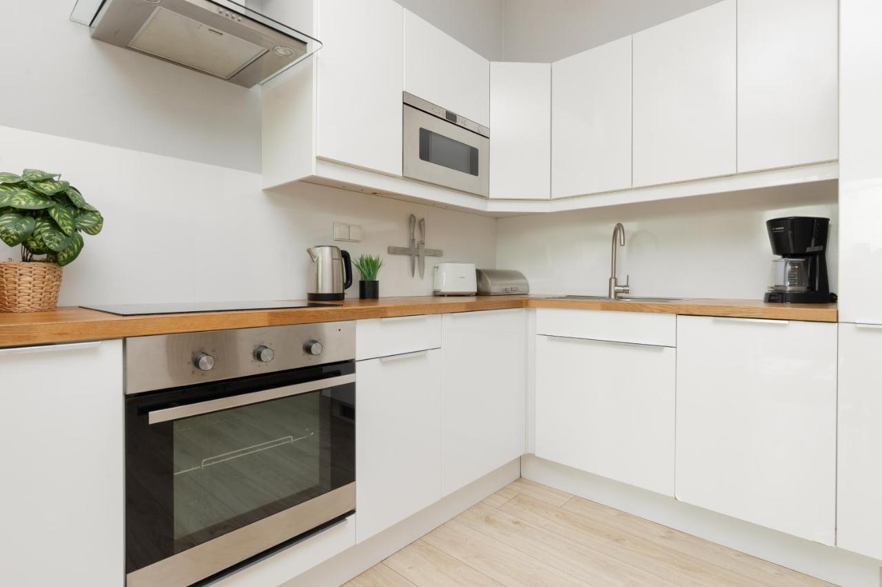 Symboliczna With Balcony & Parking By Renters * Warsaw