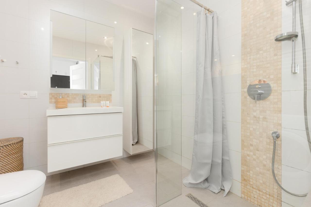 Symboliczna With Balcony & Parking By Renters Apartment Warsaw