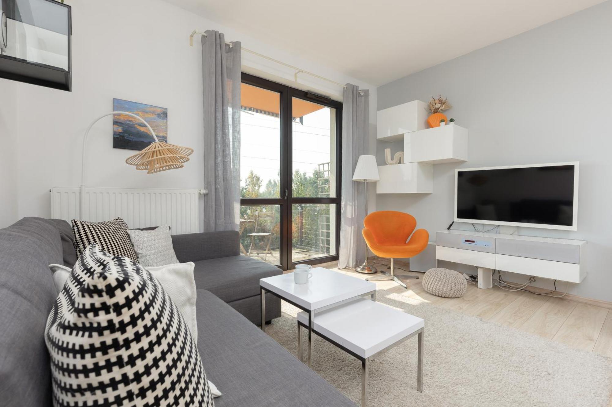 Apartment Symboliczna With Balcony & Parking By Renters Warsaw